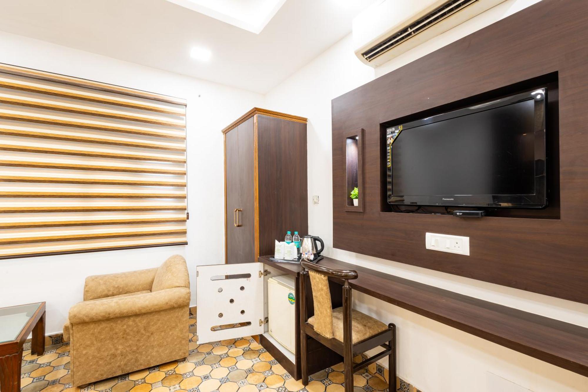 Hotel Panickers Residency - Ajmal Khan Market Near Karol Bagh Metro Delhi (National Capital Territory of India) Exterior foto