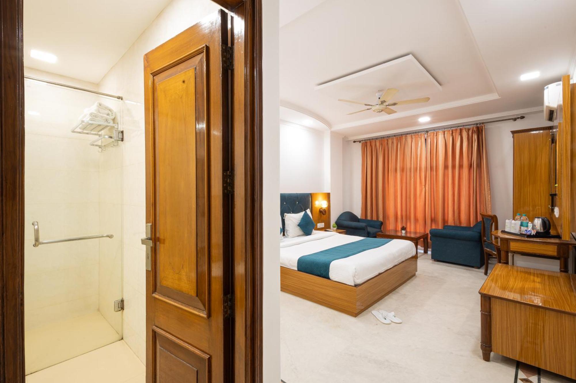 Hotel Panickers Residency - Ajmal Khan Market Near Karol Bagh Metro Delhi (National Capital Territory of India) Exterior foto