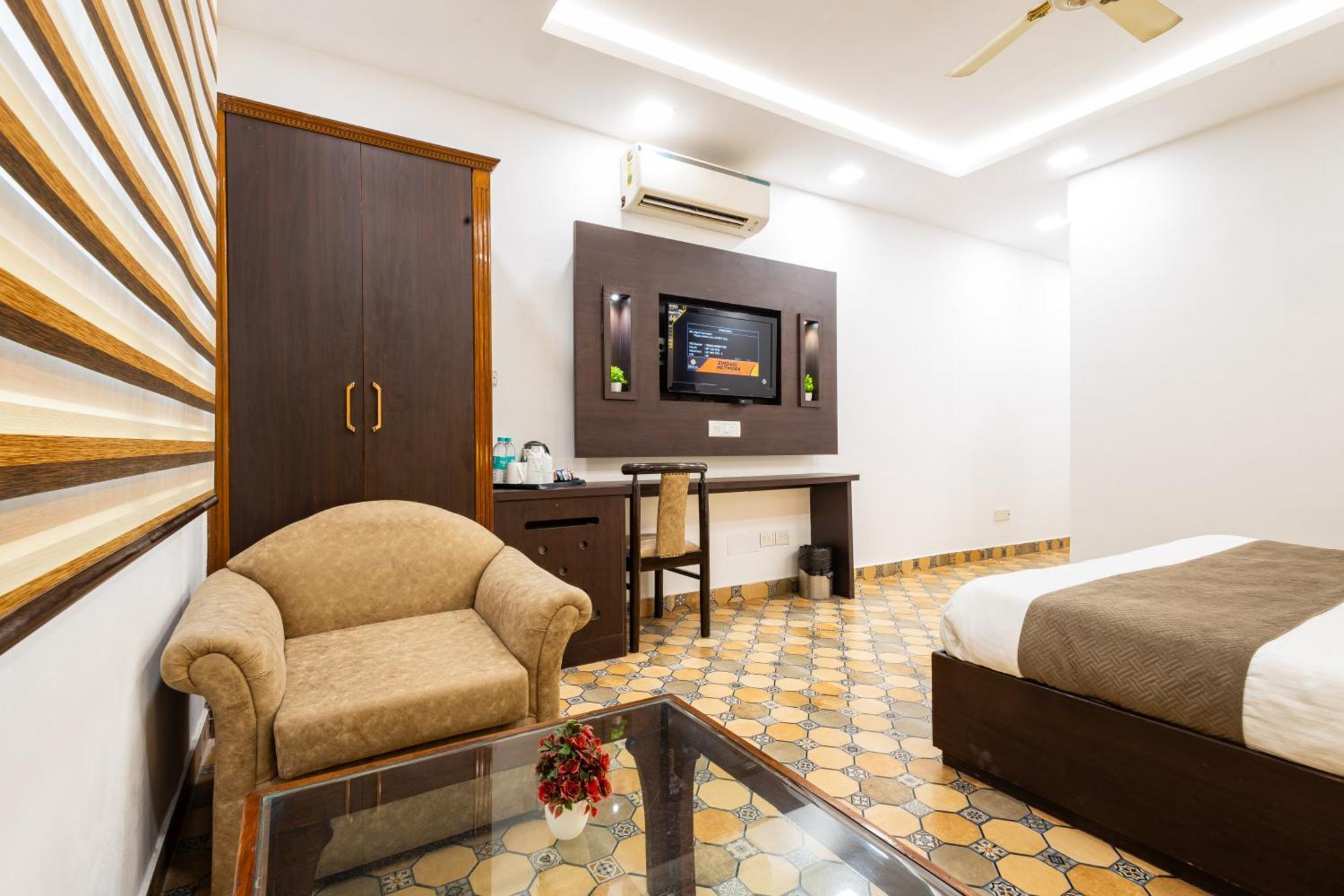 Hotel Panickers Residency - Ajmal Khan Market Near Karol Bagh Metro Delhi (National Capital Territory of India) Exterior foto