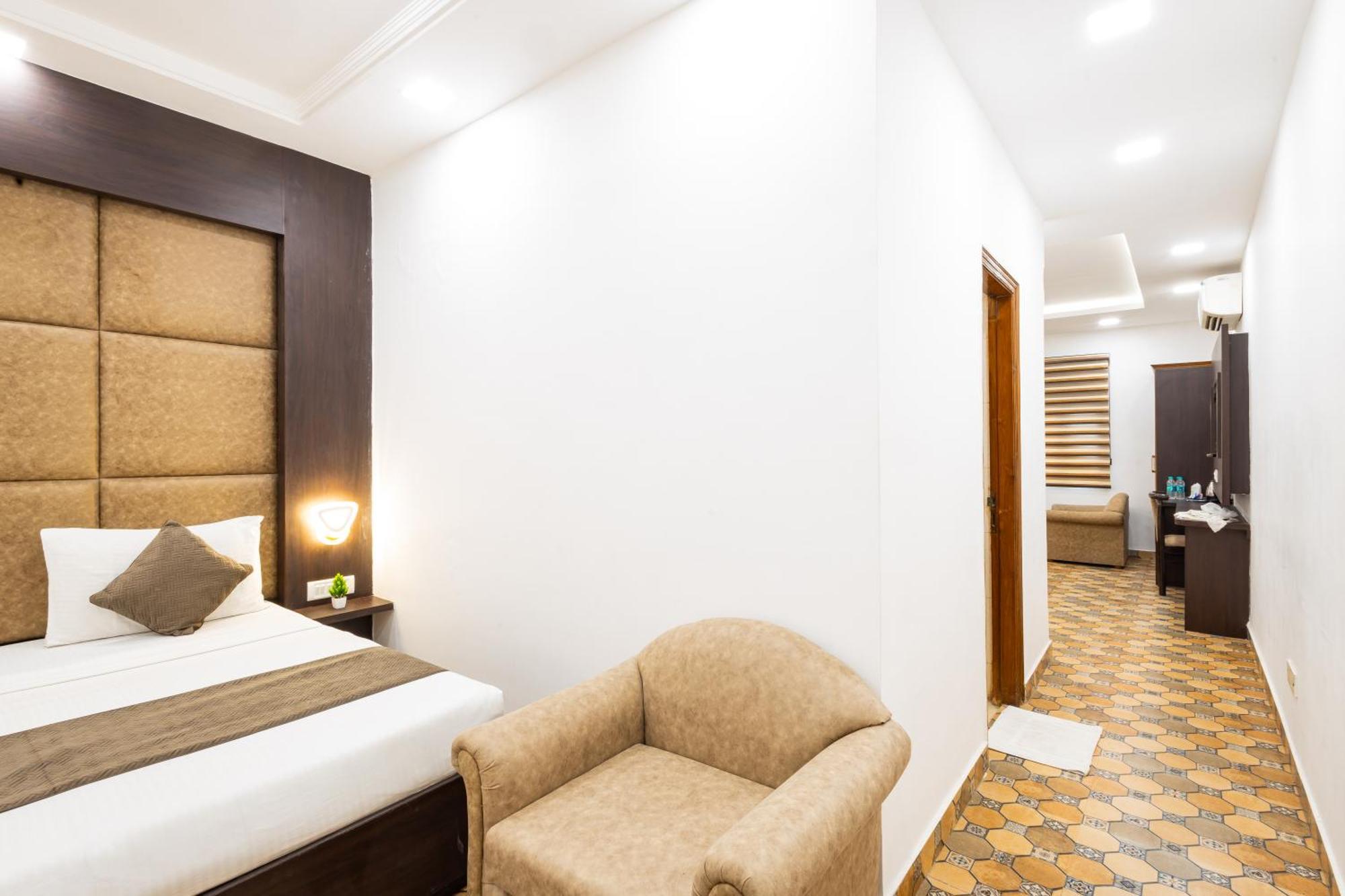 Hotel Panickers Residency - Ajmal Khan Market Near Karol Bagh Metro Delhi (National Capital Territory of India) Exterior foto