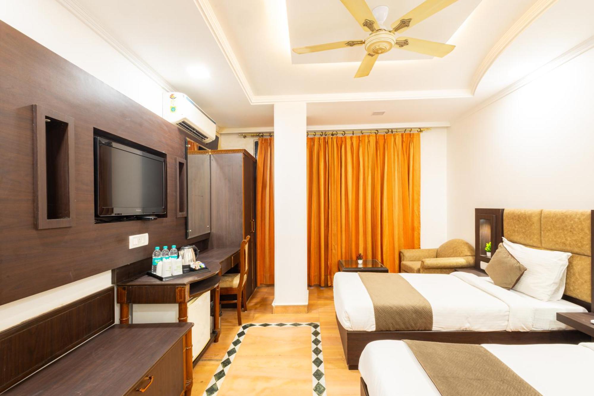 Hotel Panickers Residency - Ajmal Khan Market Near Karol Bagh Metro Delhi (National Capital Territory of India) Exterior foto