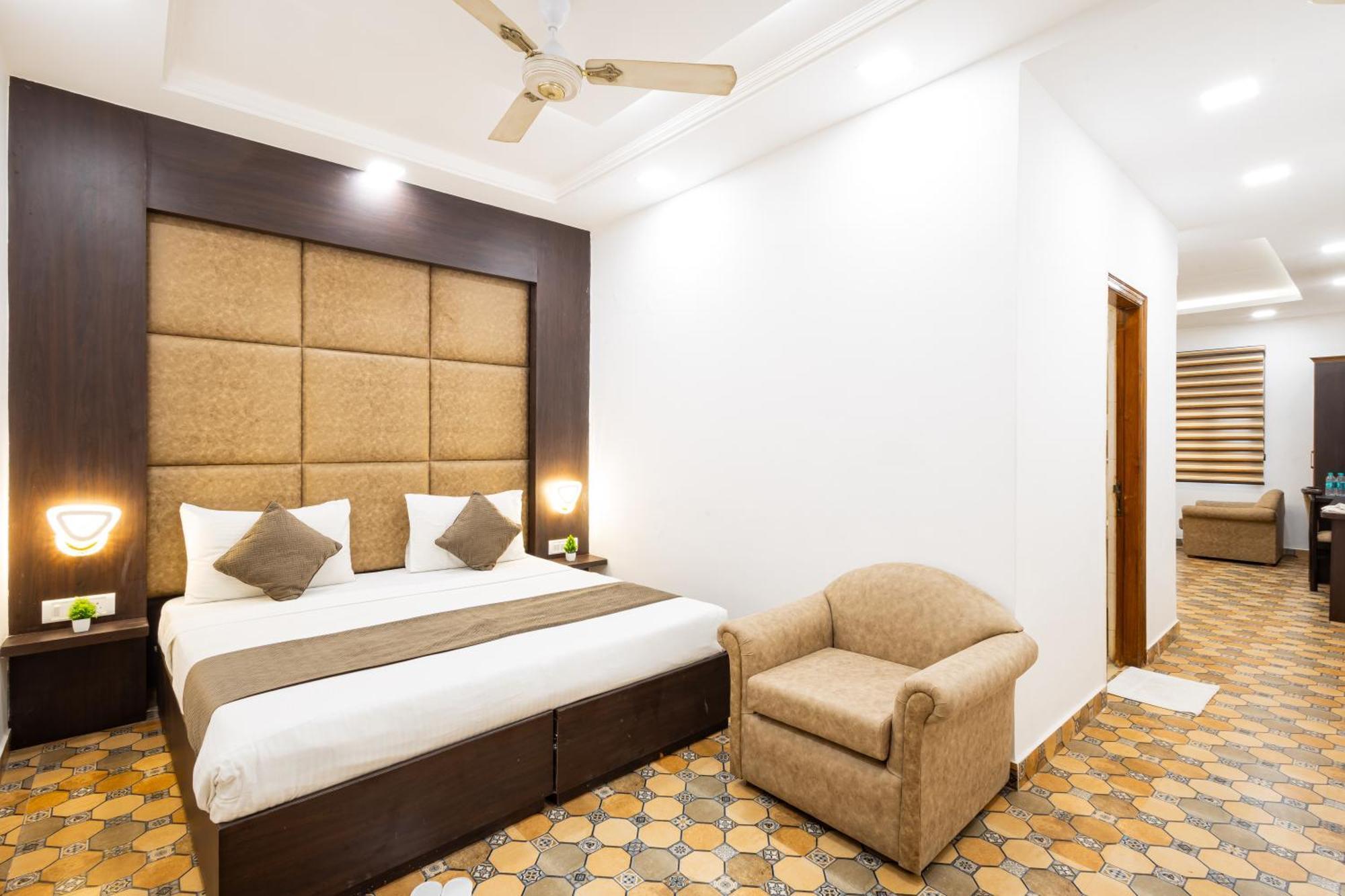 Hotel Panickers Residency - Ajmal Khan Market Near Karol Bagh Metro Delhi (National Capital Territory of India) Exterior foto
