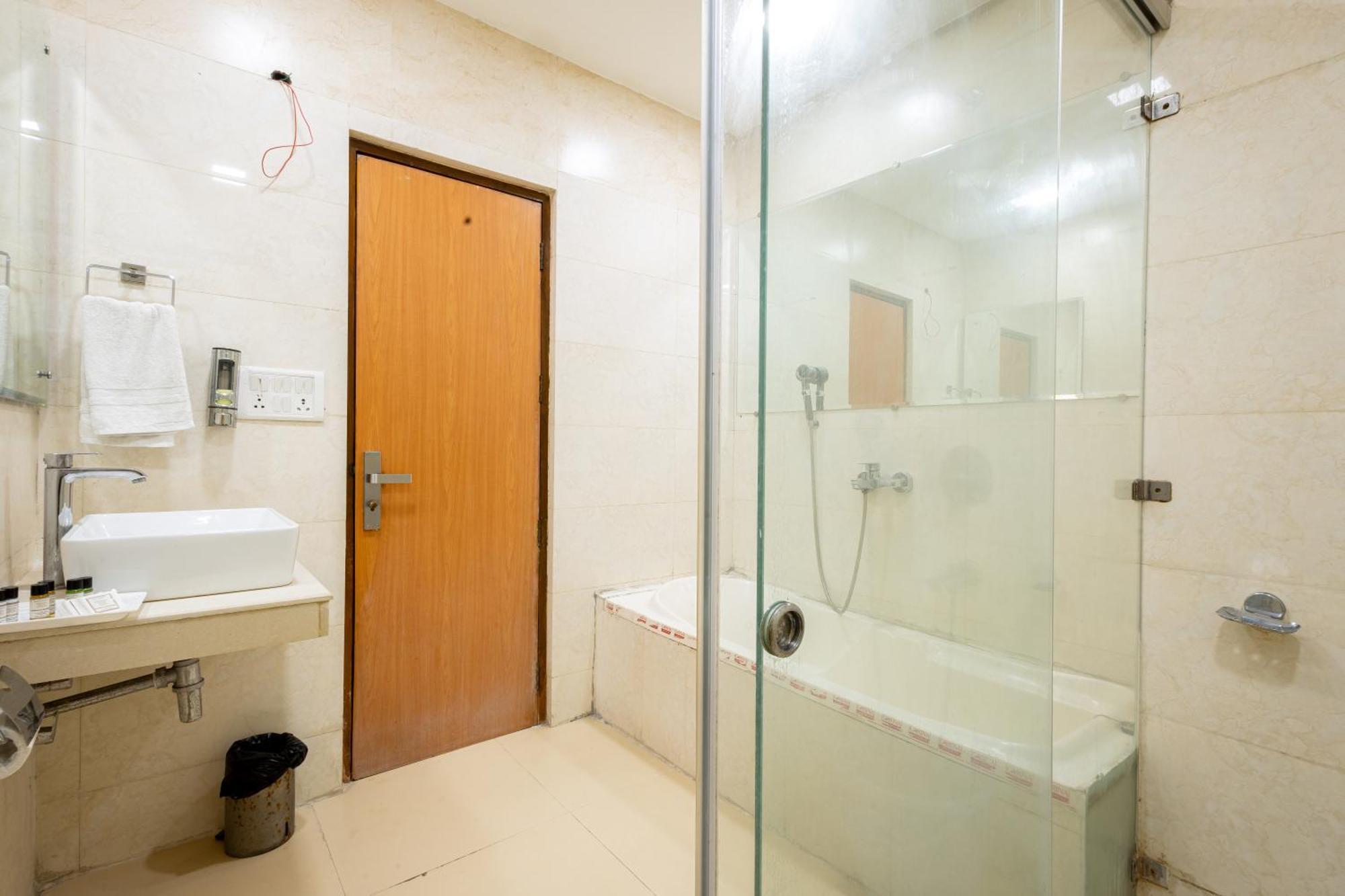 Hotel Panickers Residency - Ajmal Khan Market Near Karol Bagh Metro Delhi (National Capital Territory of India) Exterior foto