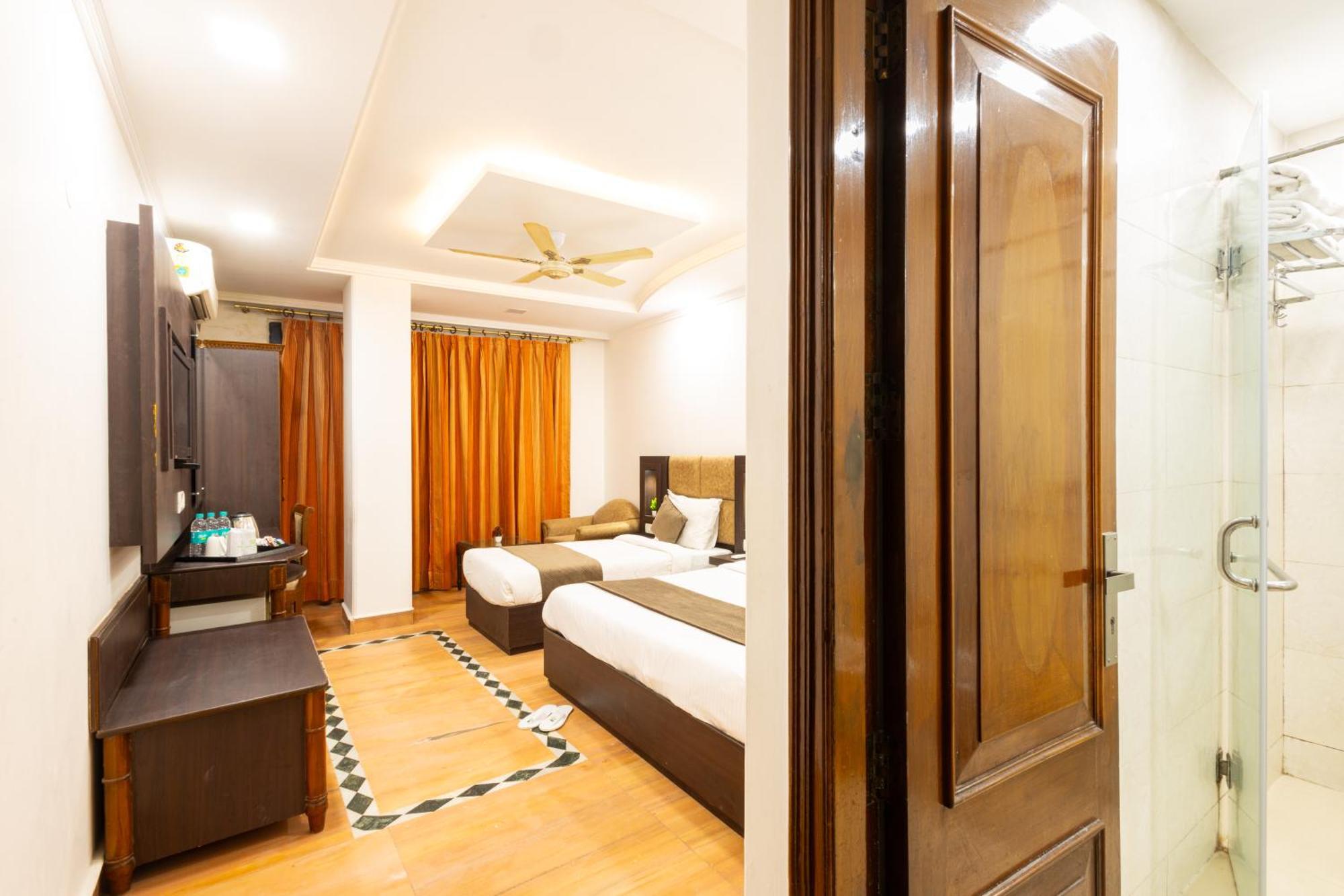Hotel Panickers Residency - Ajmal Khan Market Near Karol Bagh Metro Delhi (National Capital Territory of India) Exterior foto