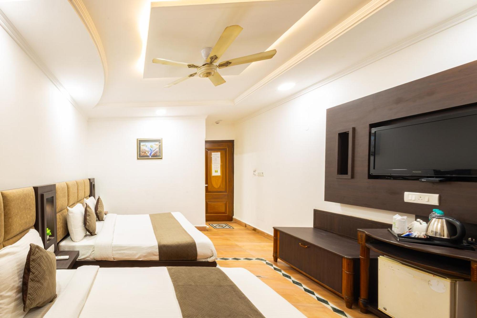 Hotel Panickers Residency - Ajmal Khan Market Near Karol Bagh Metro Delhi (National Capital Territory of India) Exterior foto