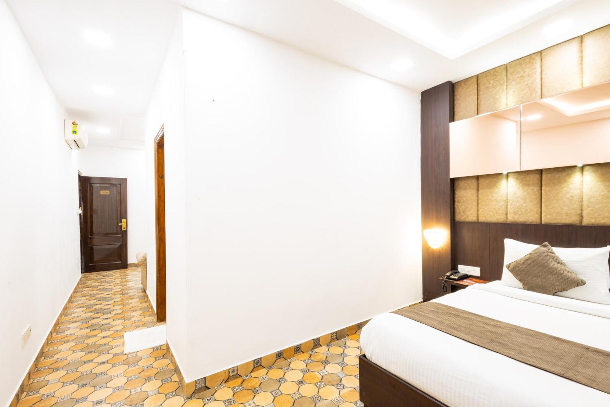 Hotel Panickers Residency - Ajmal Khan Market Near Karol Bagh Metro Delhi (National Capital Territory of India) Exterior foto